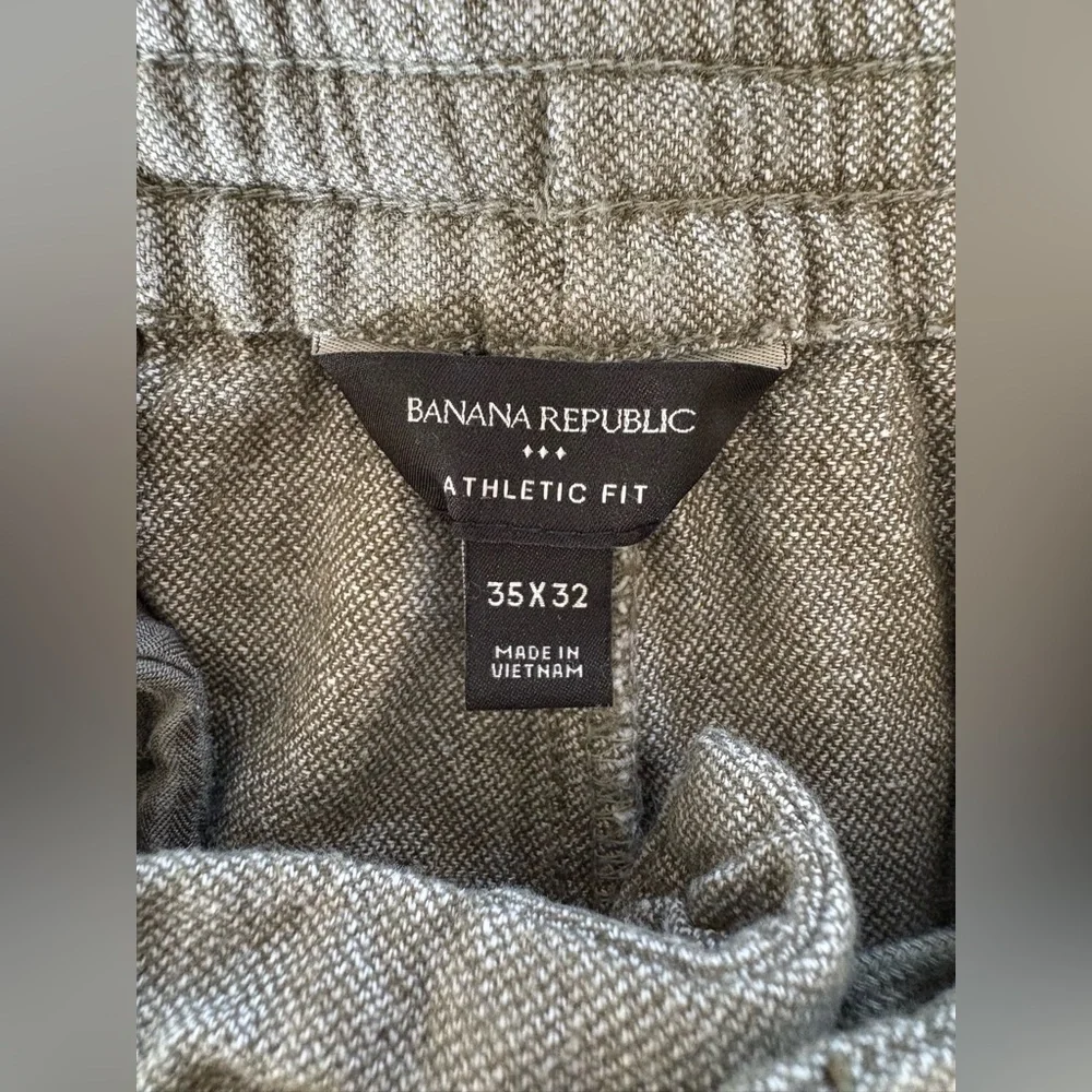 Banana Republic Athletic Linen-Blend Pant in Olive - Size 35 x 32